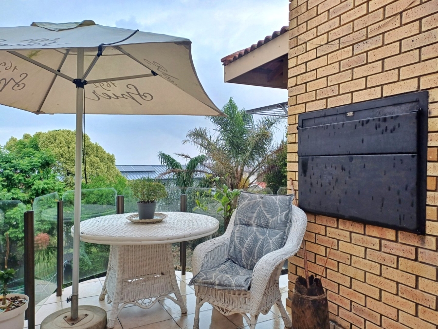 5 Bedroom Property for Sale in Reebok Western Cape